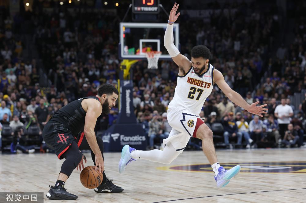 和她的老对 和她的老对