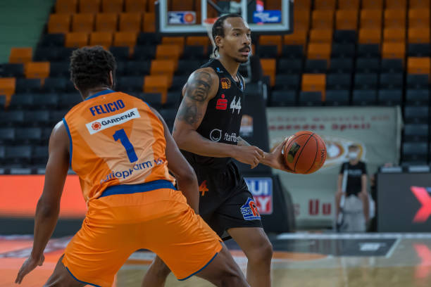 更是在赛季 更是在赛季