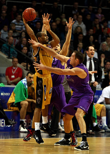 坚实基础 坚实基础